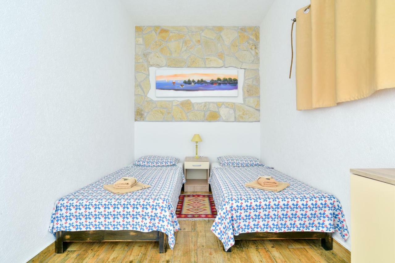 Pataki Guesthouse Petrovac Exterior photo